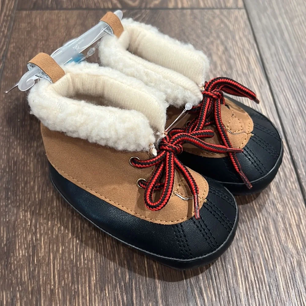 Baby Boy's Carter's Boots and Mittens Lot 3-6 month's - Picture 2 of 8
